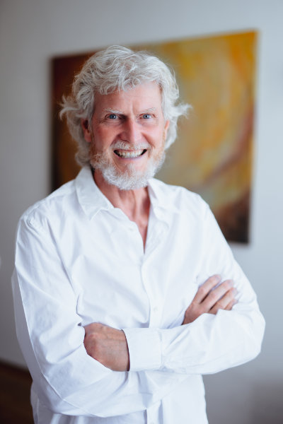 Dr. Michael Brust